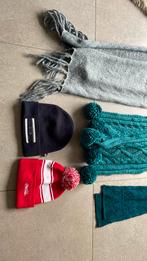 3 mooie sjaals, 2 petten en hoofdband, Ophalen of Verzenden, Zo goed als nieuw, Maat 46/48 (XL) of groter, Sjaal