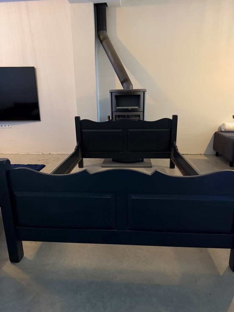 Eikenhouten bedframe barok stijl 140x200, Huis en Inrichting, Slaapkamer | Bedden, Ophalen, Barok, Zwart, Tweepersoons