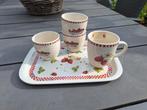 Dienblad met 3 bekers en 1 mok "summer sweetness" "Strawberr, Huis en Inrichting, Keuken | Servies, Ophalen of Verzenden, Zo goed als nieuw