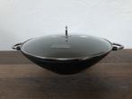 Bodum grote gietijzeren wok 37 cm deksel zgan, Huis en Inrichting, Ophalen, Gietijzer, Zo goed als nieuw, Keramische plaat