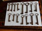 15 antieke sleutels, Antiek en Kunst, Antiek | Gereedschap en Instrumenten, Ophalen of Verzenden