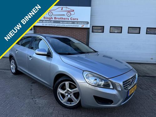 Volvo V60 1.6 DRIVe R-Design LEER NAVI PDC INRUIL MOG!!!!, Auto's, Volvo, Bedrijf, V60, ABS, Airbags, Airconditioning, Bluetooth