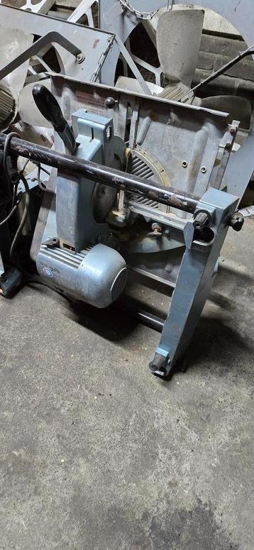 Professionele afkortzaag / verstekzaag beschikbaar voor biedingen