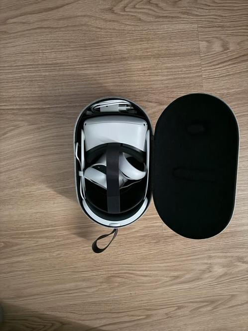Oculus Quest 2 128GB + Strap with Battery + Travel Case, Spelcomputers en Games, Virtual Reality, Zo goed als nieuw, Overige platformen