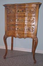 Vintage houten ladenkastje met houtsnijwerk, Ophalen, 50 tot 100 cm, Zo goed als nieuw, Minder dan 100 cm