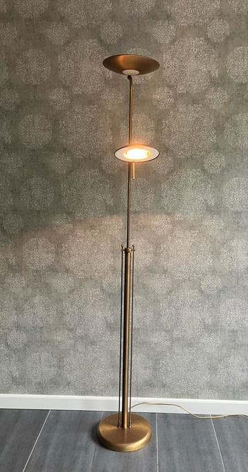 Elegante Staande Lamp met leeslamp verstelbaar beschikbaar voor biedingen