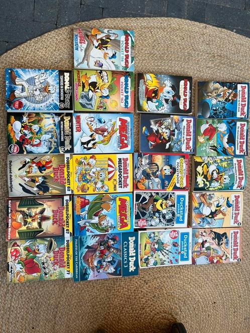 21 Donald Duck pockets en losse examplaren, Boeken, Strips | Comics, Zo goed als nieuw, Meerdere comics, Europa, Ophalen of Verzenden