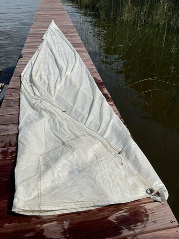 Groot zeil voor hobby projecten beschikbaar voor biedingen