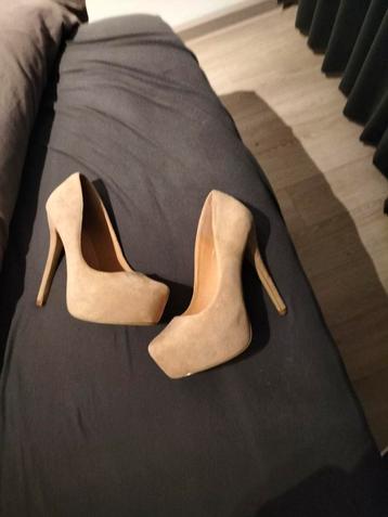 Nieuwe suède pumps mt 38 beschikbaar voor biedingen