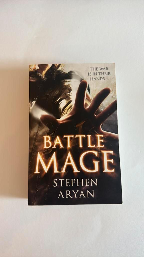 Stephen Aryan – Age of Darkness trilogie Engels, Boeken, Fantasy, Zo goed als nieuw, Verzenden