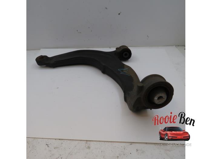 Draagarm onder links-voor van een Volkswagen Transporter, Gebruikt, -, Volkswagen, -