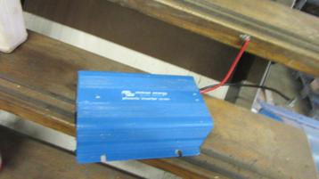 Tk Victron Phoenix Omvormer 12V>220V beschikbaar voor biedingen