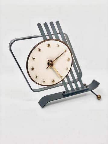 Vintage '50s Design Tafelklok beschikbaar voor biedingen