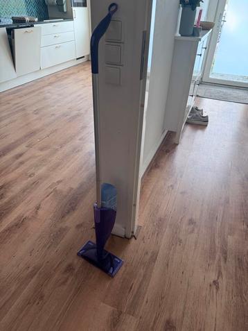 Swiffer Wetjet + 2 dozen doekjes beschikbaar voor biedingen