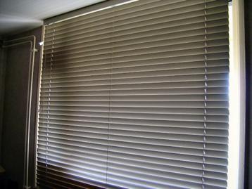  Aluminium jaloezieën 181 x 170 en 90 x 182 beschikbaar voor biedingen