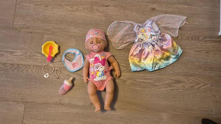 baby born, Kinderen en Baby's, Speelgoed | Poppen, Zo goed als nieuw, Babypop, Ophalen of Verzenden