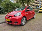 Toyota Aygo 2011 Rood, 4 stoelen, 68 pk, Particulier, 22 km/l