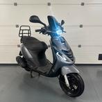 Piaggio Zip Agaat Grijs Vol opties 2021 Custom Brom of Snor, Fietsen en Brommers, Scooters | Piaggio, Ophalen, Maximaal 45 km/u