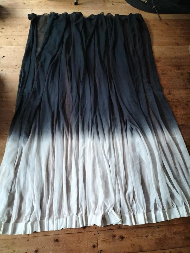 4 x Inbetween Gordijnen Ombre Wit- Zwart, Huis en Inrichting, Stoffering | Gordijnen en Lamellen, Zo goed als nieuw, 200 cm of meer