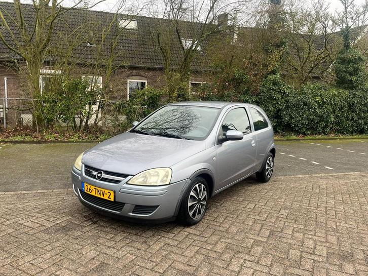 Opel Corsa 1.2 16V 3D 2004 Grijs - lage kilometer stand, Auto's, Opel, Particulier, Corsa, Airbags, Centrale vergrendeling, Radio