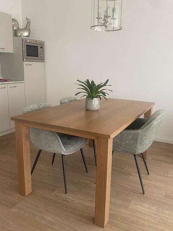 Eettafel eiken van BKS (ook dressoir en salontafel bb) beschikbaar voor biedingen