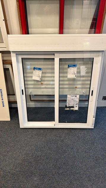Nieuwe aluminium schuifraam( en )met inbouwrolluik  beschikbaar voor biedingen