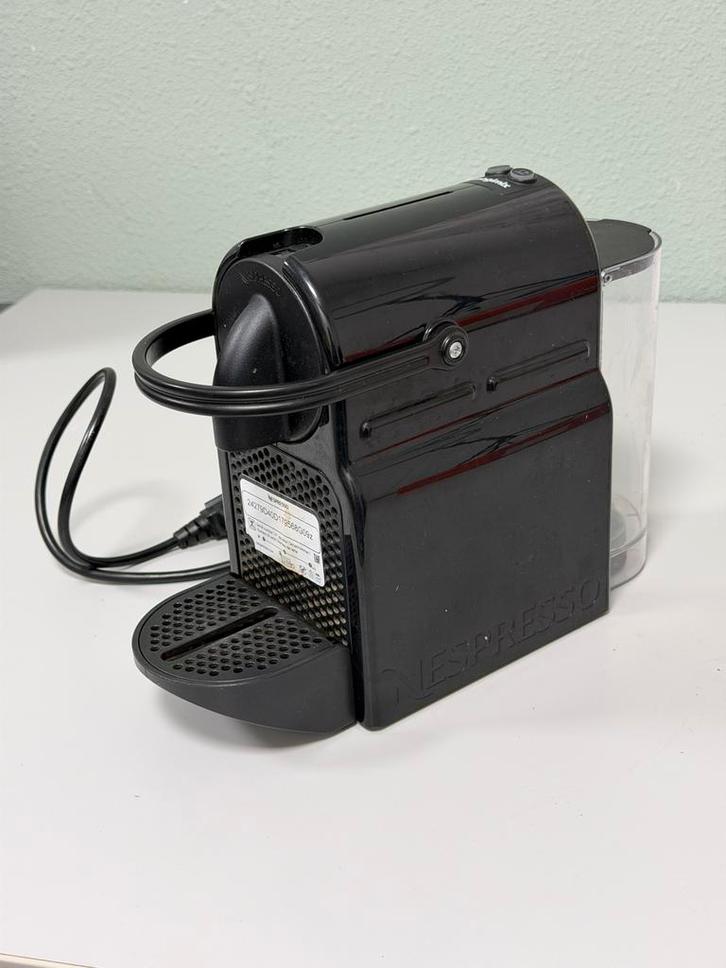 Nespresso Magimix Inissia M105 zwart koffiecupmachine black, Witgoed en Apparatuur, Koffiezetapparaten, Zo goed als nieuw, Koffiepads en cups