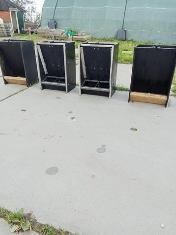 voerbak, droogvoerbak kalveren,schapen,geiten beschikbaar voor biedingen