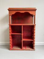 Vintage Zwitsers Hangkastje Oranje Rood, Antiek en Kunst, Antiek | Meubels | Kasten, Ophalen