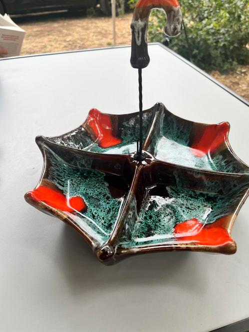 Serveerschaal uit de jaren 70. Frankrijk Vallauris keramiek, Antiek en Kunst, Antiek | Keramiek en Aardewerk, Ophalen of Verzenden