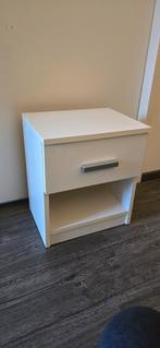 Witte Nachtkastje - Goede Conditie, Gebruikt, Minder dan 45 cm, Ophalen of Verzenden, Minder dan 55 cm