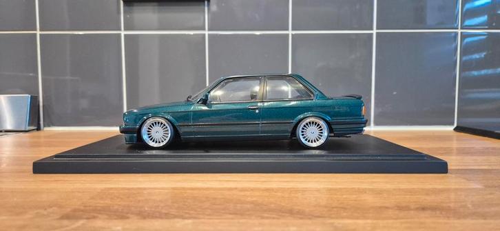Bmw 325i E30 MCG Schaal 1 18, Hobby en Vrije tijd, Modelauto's | 1:18, Zo goed als nieuw, Overige merken, Ophalen of Verzenden