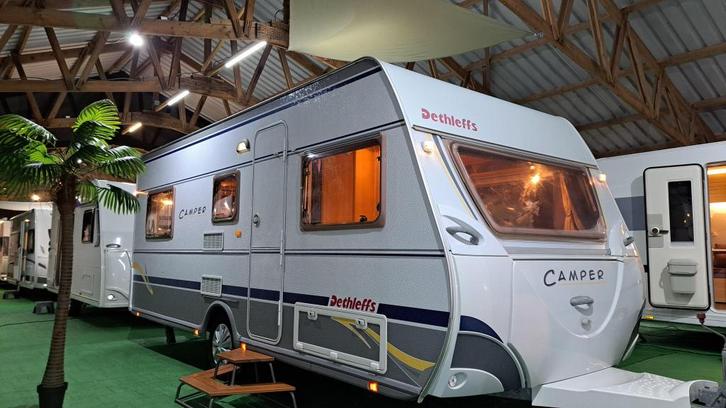 Dethleffs Camper 510 TK Voortent/3 Stapelbed, Caravans en Kamperen, Caravans, Bedrijf, meer dan 6, 1000 - 1250 kg, Treinzit, Dethleffs