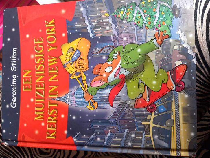 Geronimo Stilton - Een muizenissige kerst in New York, Boeken, Kinderboeken | Jeugd | onder 10 jaar, Zo goed als nieuw, Ophalen