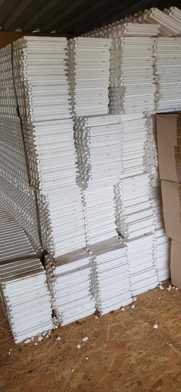 Eps isolatie 5 cm  circa 120 a 130m2   beschikbaar voor biedingen