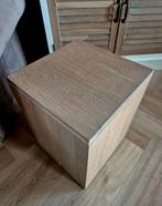 Houten bijzettafel / nachtkastje - Vierkant - landelijk, 45 tot 60 cm, Vierkant, Zo goed als nieuw, Modern