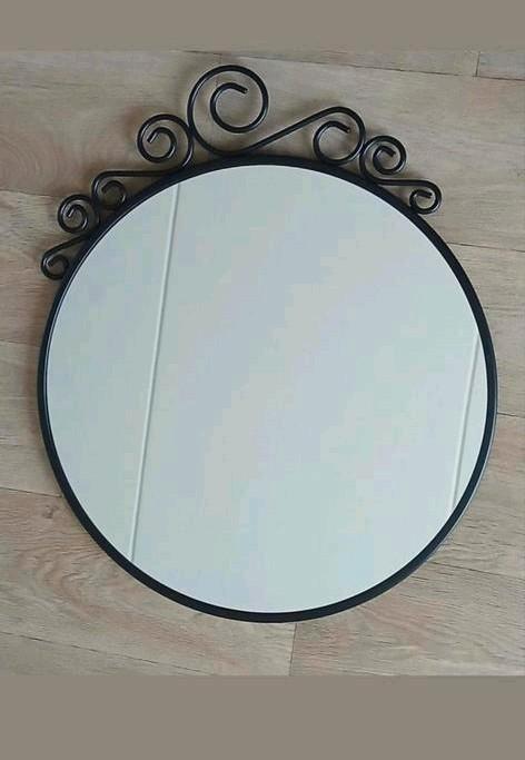 Ronde spiegel met zwarte rand (zgan), Huis en Inrichting, Woonaccessoires | Spiegels, Zo goed als nieuw, 50 tot 75 cm, Minder dan 100 cm