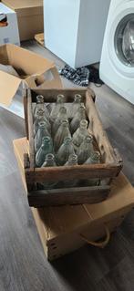 Vintage houten krat met glazen flessen, Ophalen