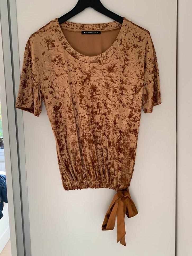 Shirt van merk Expresso., Kleding | Dames, T-shirts, Zo goed als nieuw, Bruin, Korte mouw, Ophalen of Verzenden