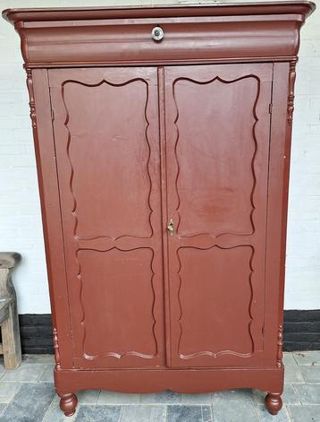 Antieke Biedermeier kast / Meidenkast beschikbaar voor biedingen