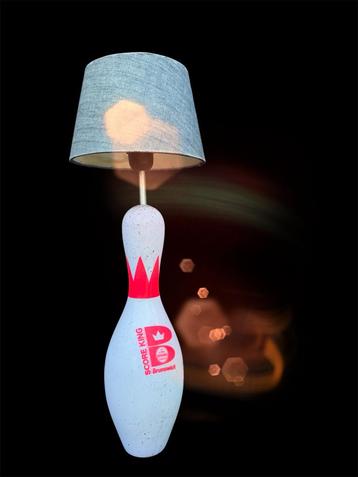 Vette bowling pin / kegel lamp beschikbaar voor biedingen
