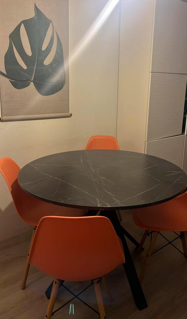 Ikea Ettafel MARIEDAMM 105 cm, zwart marmerpatroon, 105 cm, Huis en Inrichting, Tafels | Eettafels, Zo goed als nieuw, 100 tot 150 cm