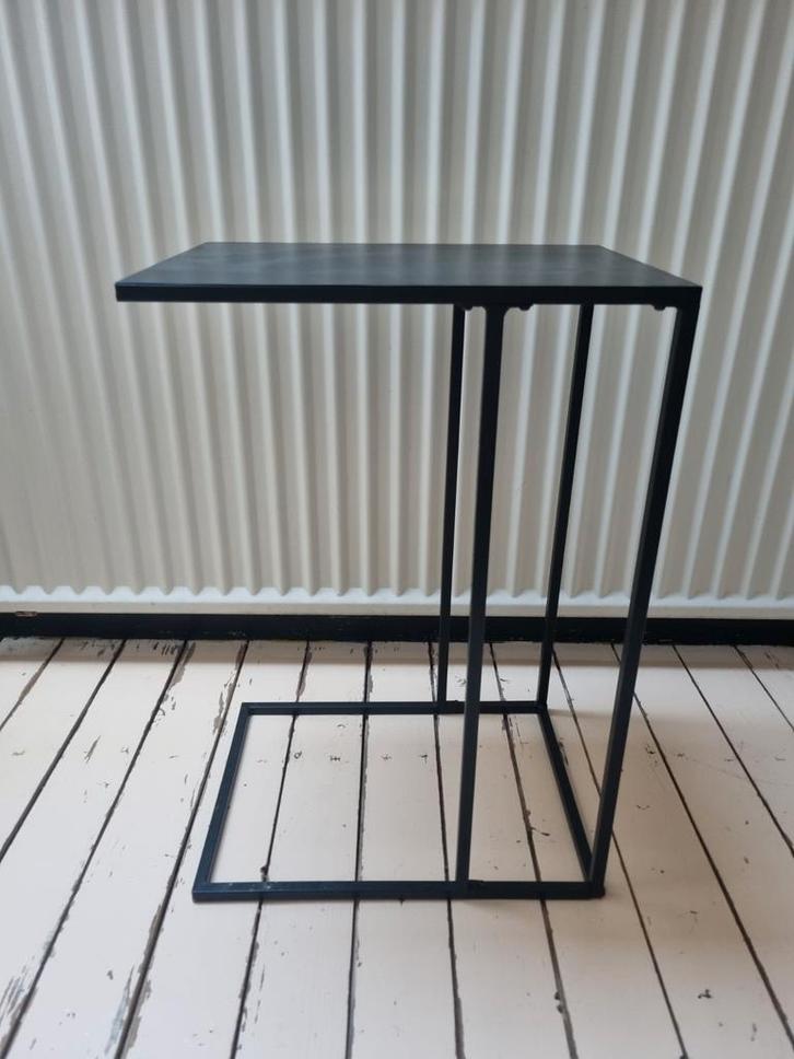 Zwarte aluminium bijzettafel, Huis en Inrichting, Tafels | Bijzettafels, Zo goed als nieuw, Rechthoekig, 45 tot 60 cm, Minder dan 55 cm