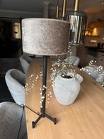 Tafellamp, Huis en Inrichting, Lampen | Tafellampen, Ophalen of Verzenden, Zo goed als nieuw, Stof, 50 tot 75 cm