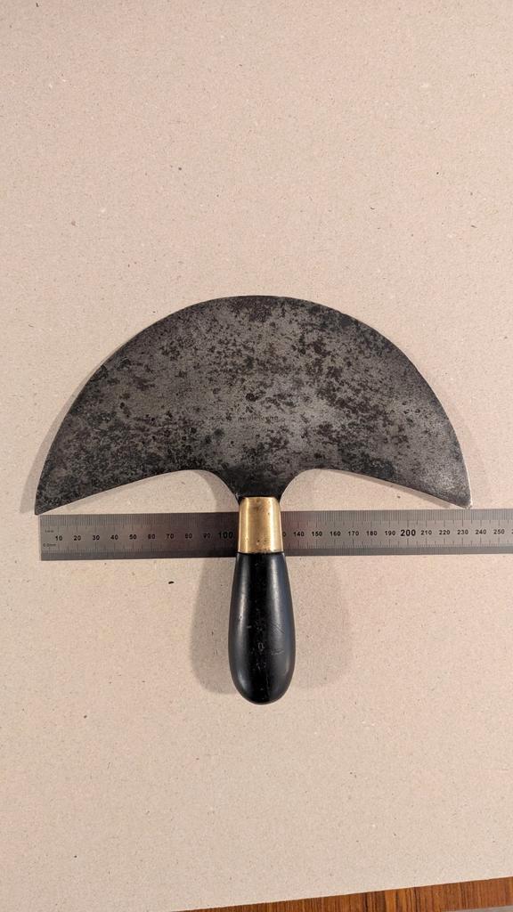 Antiek halve maan mes 235mm voor leerbewerking, Antiek en Kunst, Antiek | Gereedschap en Instrumenten, Ophalen of Verzenden