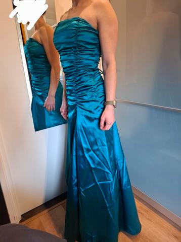 Turquoise galajurk maat 34-36 beschikbaar voor biedingen
