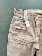 F566 Nieuw jeans Jade Twelve: mt 27=XS=34 broek taupe beige, Kleding | Dames, Jade Twelve, Overige kleuren, Nieuw, Ophalen of Verzenden