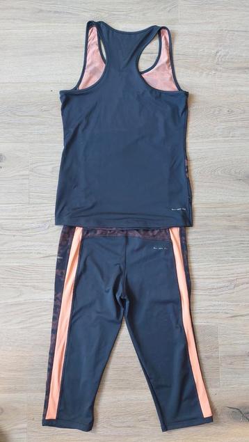 Setje sportkleding L grijs zalmroze fitness hardlopen

Ik ve beschikbaar voor biedingen