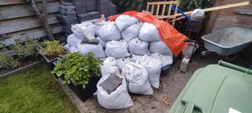 Tuin aarde/ zand beschikbaar voor biedingen