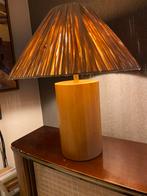 Tafellamp hout met rieten kap, Huis en Inrichting, Lampen | Tafellampen, Ophalen of Verzenden, Zo goed als nieuw, Hout, Minder dan 50 cm